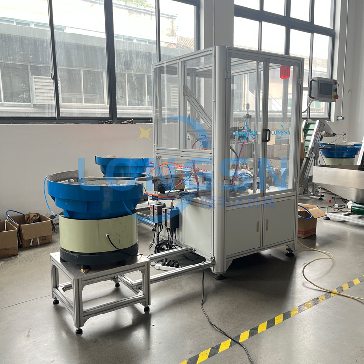 M&aacute;quina de montagem de tampa