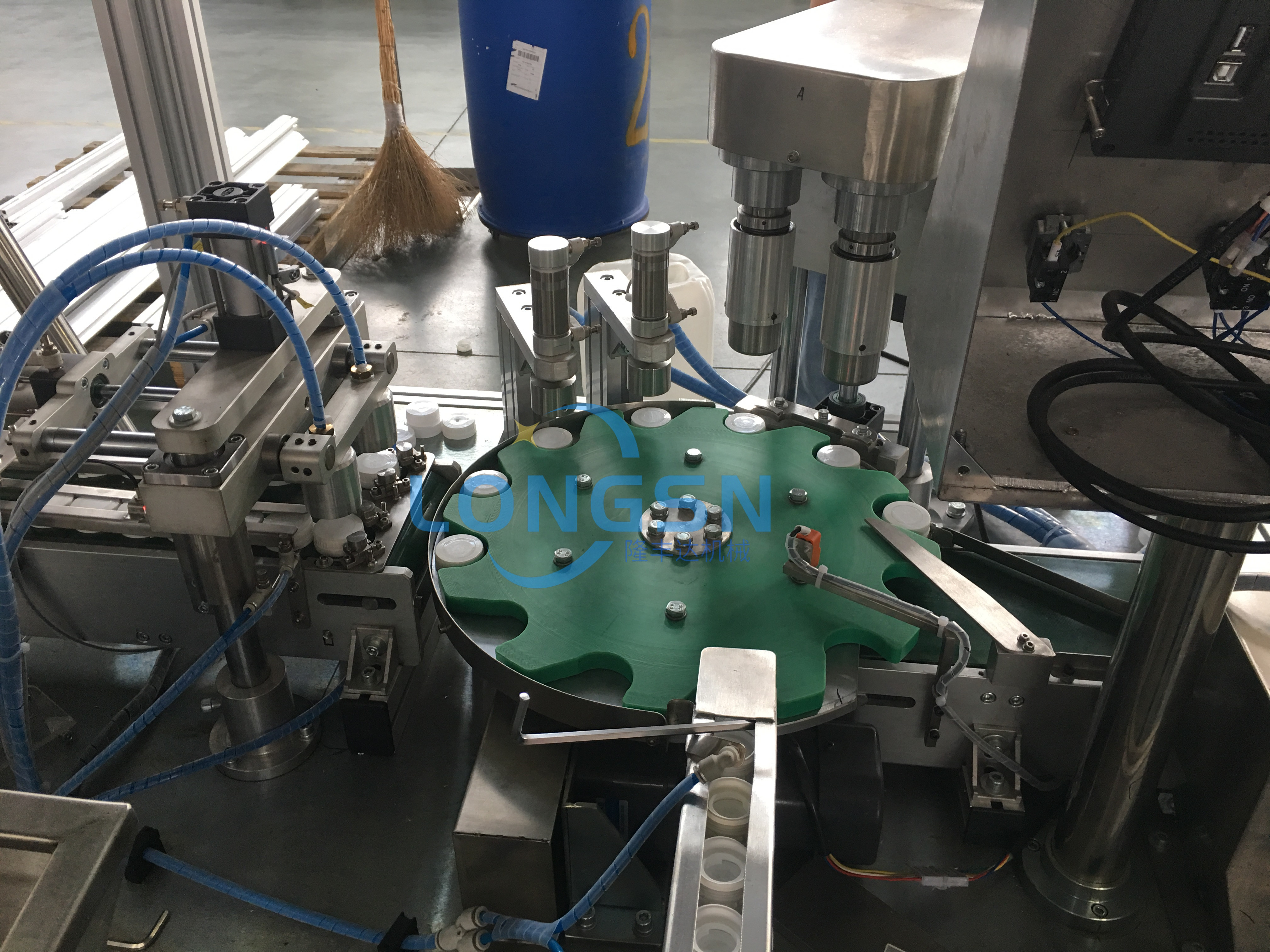 M&aacute;quina de montagem de tampa