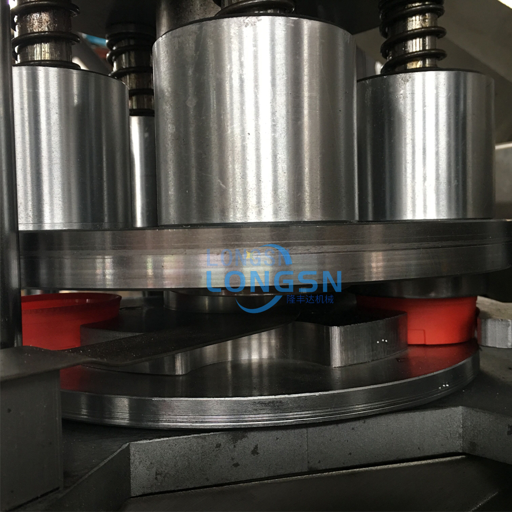 M&aacute;quina de corte de tampa