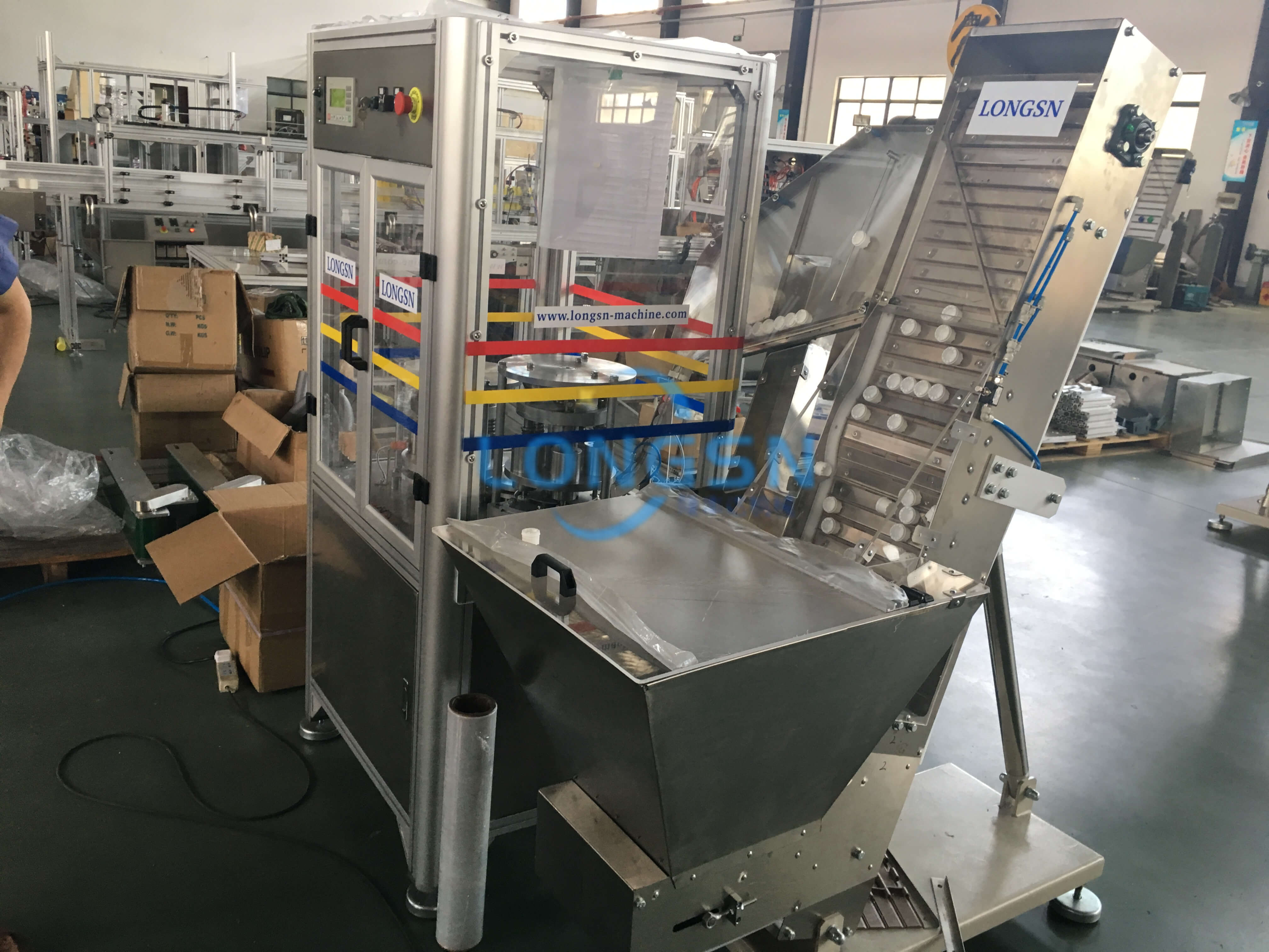 M&aacute;quina de corte de tampa de garrafa