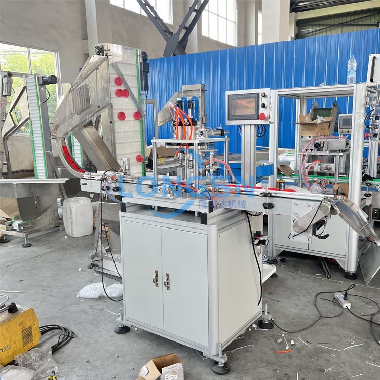 m&aacute;quina de montagem de tampa de pl&aacute;stico