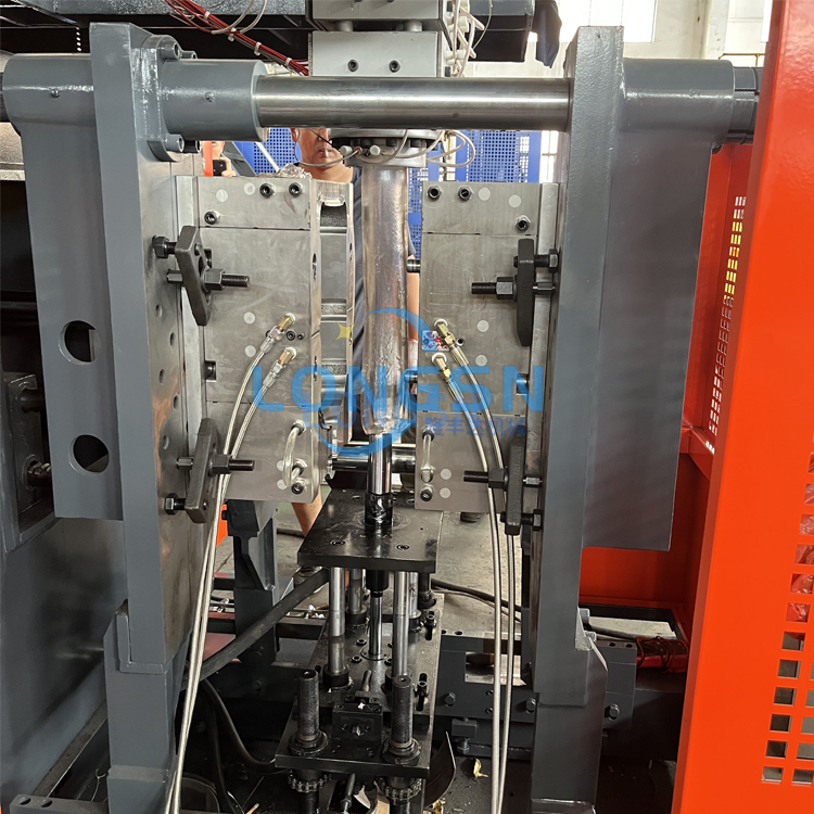 M&aacute;quina de moldagem por sopro de garrafas para PC de &aacute;gua