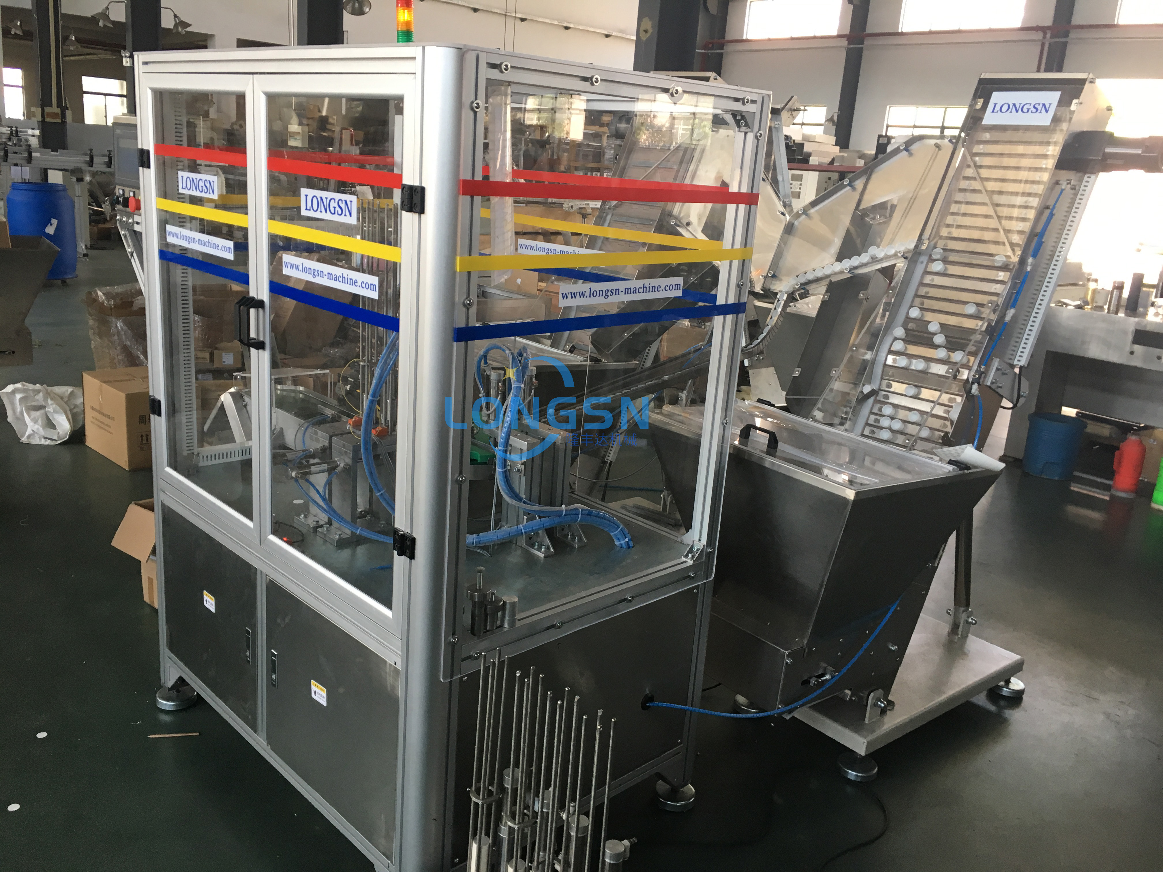 M&aacute;quina de inser&ccedil;&atilde;o de revestimento