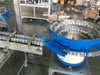 2020 Nova máquina de fechamento automático de tampas Máquina de montagem de tampas de plástico flip top PE